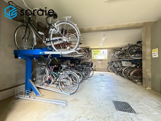ステイツ新所沢　中古マンション　5階の駐輪場|7/14撮影