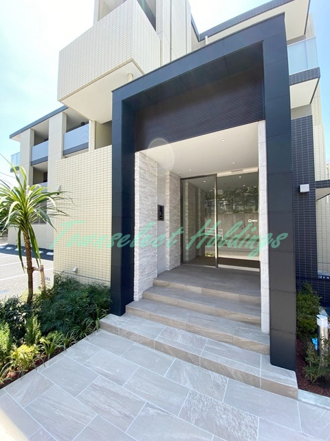 藤沢市大鋸２丁目の賃貸マンションのエントランス