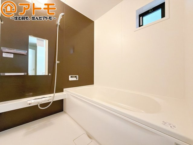 【浴室】 | 駿河区新川2期　新築戸建　全1棟 | 浴室は落ち着いた色のパネルでゆったりと過ごせる空間です。お風呂で一日の疲れを癒しましょう♪