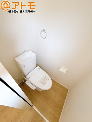 【トイレ】 | 駿河区新川2期　新築戸建　全1棟 | 毎日使うトイレだからこそ機能性を重視したいですよね！温水洗浄便座で快適な時間をお過ごしください♪