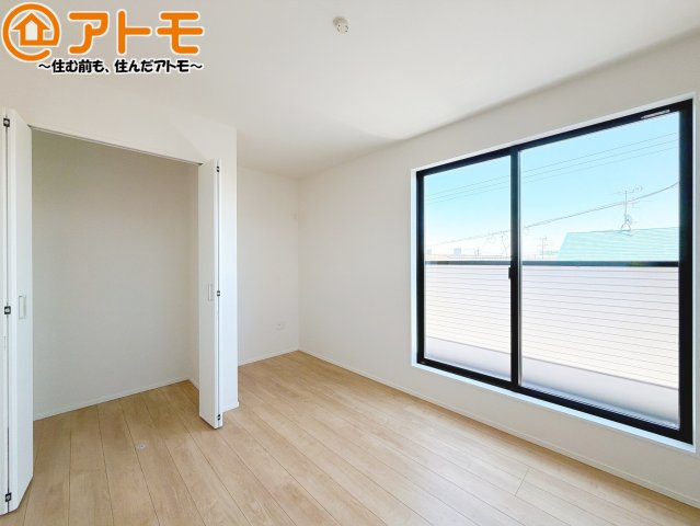 【寝室】 | 駿河区新川2期　新築戸建　全1棟 | 収納スペースもしっかり確保したお部屋は、収納家具の数も減らせるのでお部屋を広く使えます！