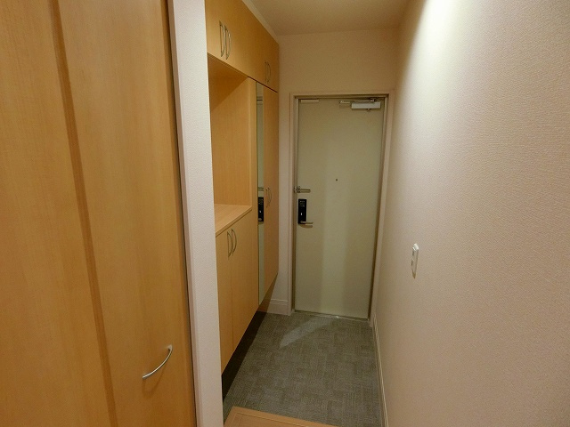 EVISTAGE甲子園の玄関