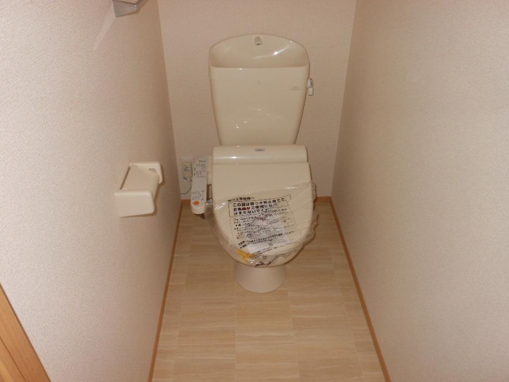 メゾンべールAのトイレ