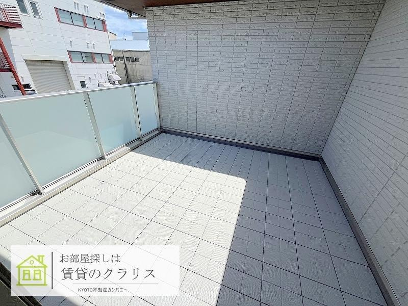 グランシャリオ京都南のバルコニー