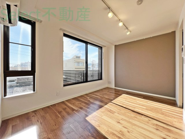 WELL COURT KANDAの居間・リビング