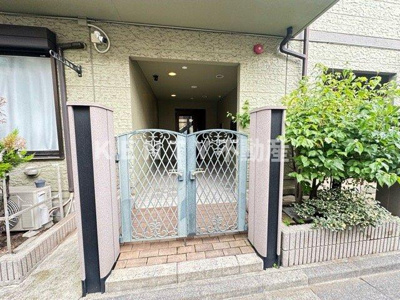 【エントランス】 | パルデンス | 清潔なエントランスです