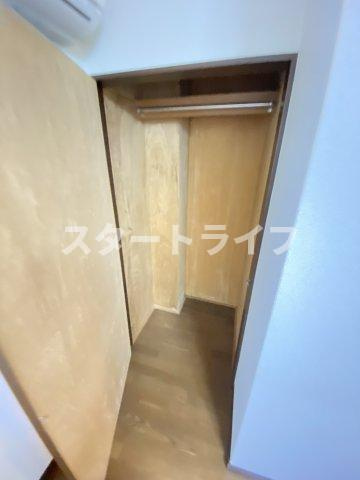 大阪市淀川区十三本町２丁目の賃貸マンションの収納