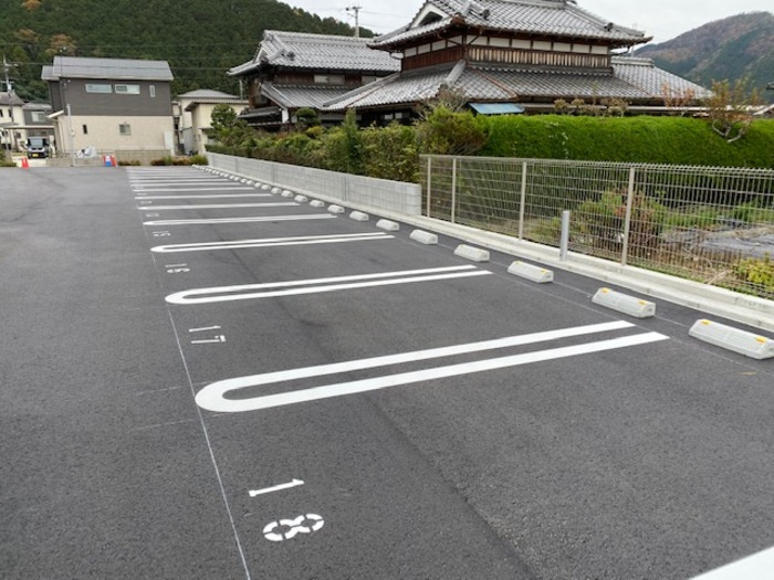 リビオン　イーストの駐車場