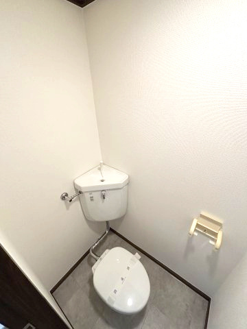 コンパクトで使いやすいトイレです