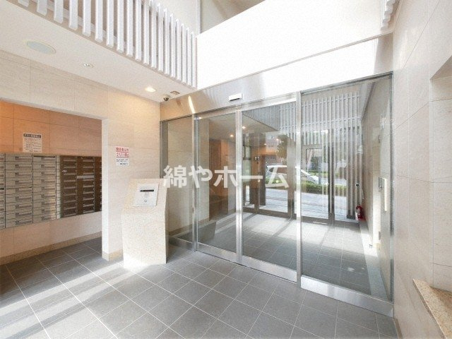 エス・キュート上本町イーストのエントランス|落ち着いたエントランスです