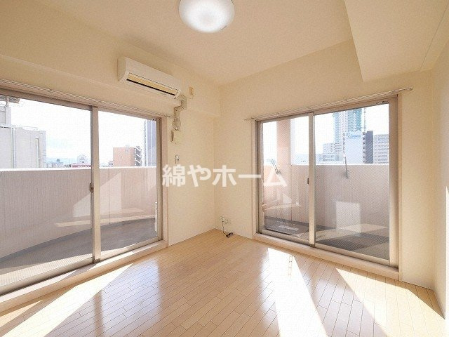 エス・キュート上本町イーストの居間・リビング|ゆったり過ごせる居間です