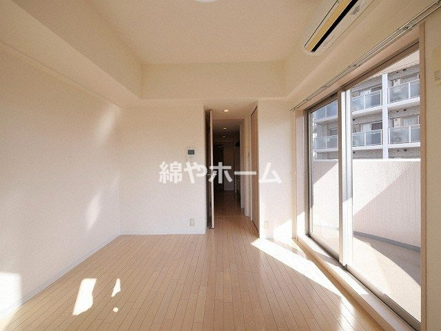 エス・キュート上本町イーストの洋室|広々とした洋室です