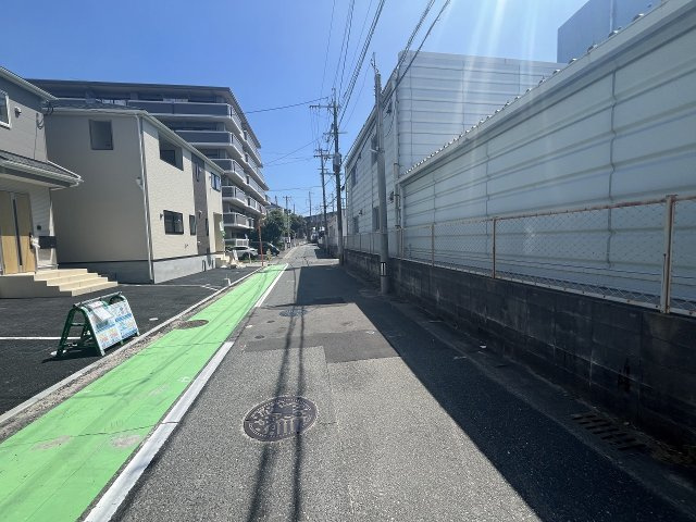 【その他】 | 福岡市南区横手1丁目第7　2号棟（全4棟）【仲介手数料無料・0円】 | 現地写真。前面道路です。