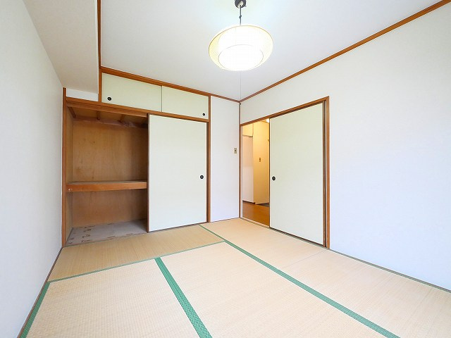 奈良三条町住宅2号棟の和室|和室、ちょっとしたくつろぎスペースにいかがでしょうか