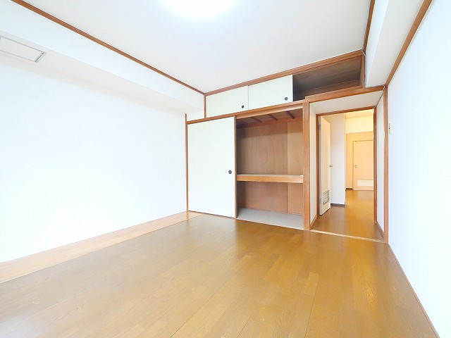 奈良三条町住宅2号棟の内装|内装です