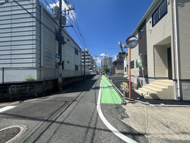 【その他】 | 福岡市南区横手1丁目第7　4号棟（全4棟）【仲介手数料無料・0円】 | 現地写真。前面道路です。