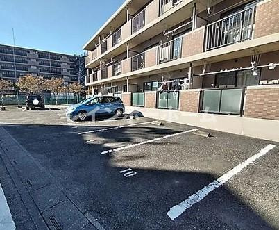 リラッサーレ　Ⅱの駐車場