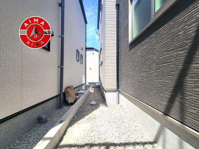 福岡市城南区飯倉1丁目第1-4棟（2号棟）のバルコニー|風をしっかりと感じられるバルコニーでは、毎日が洗濯日和です。広々としているので洗濯も楽しくなるでしょうし、気分転換にバルコニーからの眺めを楽しむのもいいでしょう。
