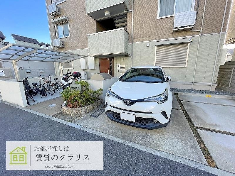 エスポワールブリイエⅡの駐車場