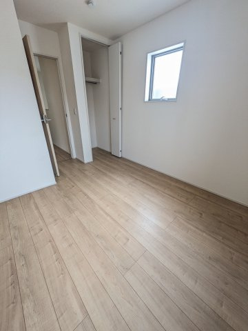 【いわき市平城東１丁目／5号棟】　収納スペース豊富なデザイナーズ新築建売住宅♪の洋室|◆居室の写真です◆使い勝手の良い間取りなので、ご家族の状況の変化にも耐えられますね。


