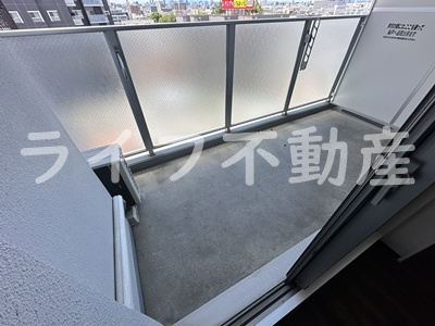 グランドゥーエ永和駅前　高井田東小学校区のバルコニー|バルコニーからの眺めを楽しみながら食事をしませんか