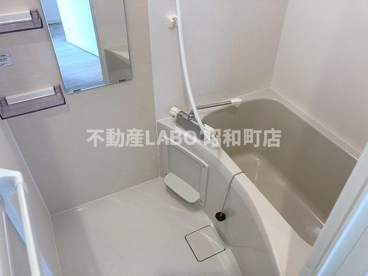 プレミエール西田辺の浴室