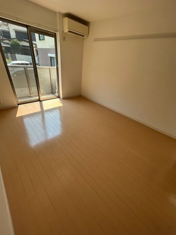 ルージェ仁川の居間・リビング