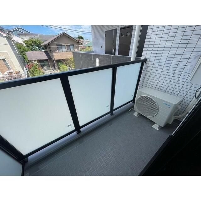 横浜市磯子区中原４丁目の賃貸マンションのバルコニー