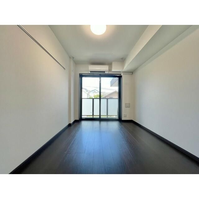 横浜市磯子区中原４丁目の賃貸マンションの居間・リビング