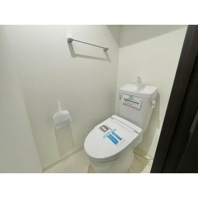 横浜市磯子区中原４丁目の賃貸マンションのトイレ