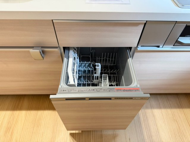 SUN COURTーサンコート－小倉南区下曽根4丁目【小倉南区　新築戸建て】のキッチン|食洗器完備でお皿洗いや拭き作業の手間が省けます♪　【小倉南区　新築戸建て】