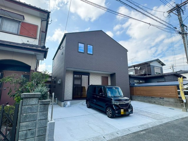 SUN COURTーサンコート－小倉南区下曽根4丁目【小倉南区　新築戸建て】の外観|駐車スペースは並列３台可能　【小倉南区　新築戸建て】