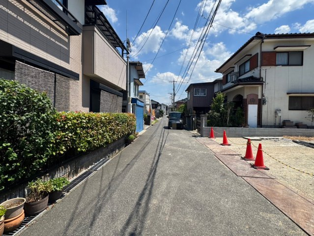【前面道路含む現地写真】の画像