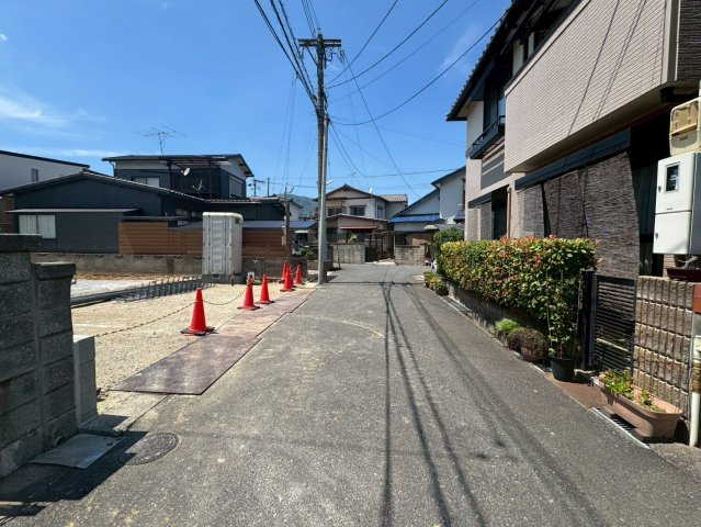 【前面道路含む現地写真】の画像