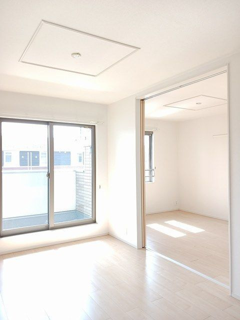 レジデンス　クレメントの居間・リビング