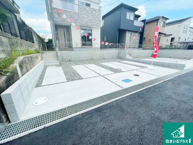 29日(土)30日(日)現地ご見学可能！　川西市大和西　第1期　新築一戸建ての駐車場|駐車スペース！散水栓があるので、こまめに愛車を洗えます！