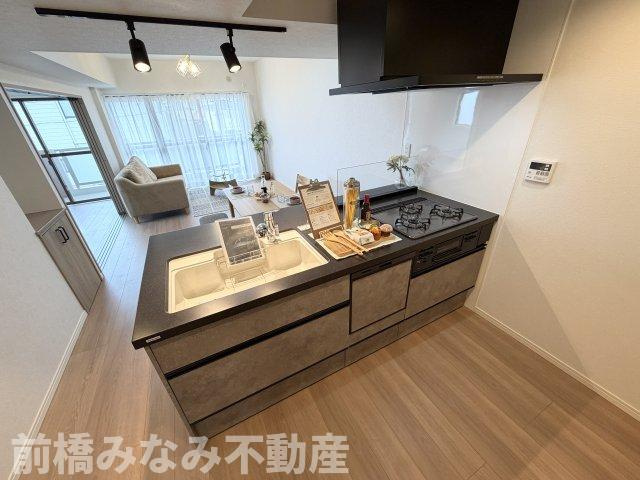 【中古マンション】高崎市常盤町　エトワール　208号室　3LDKのキッチン|きれいなキッチンです