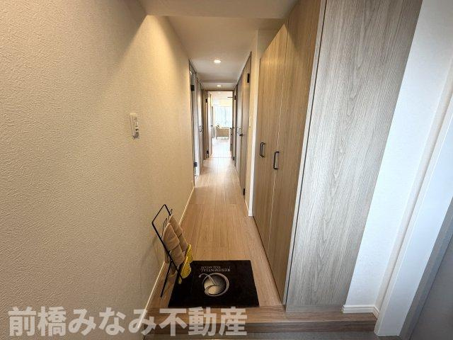 【中古マンション】高崎市常盤町　エトワール　208号室　3LDKの玄関|落ち着いた玄関です