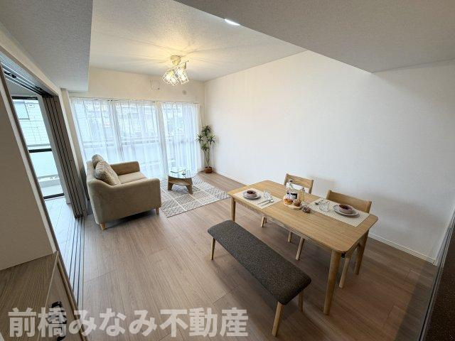 【中古マンション】高崎市常盤町　エトワール　208号室　3LDKの居間・リビング|居間です