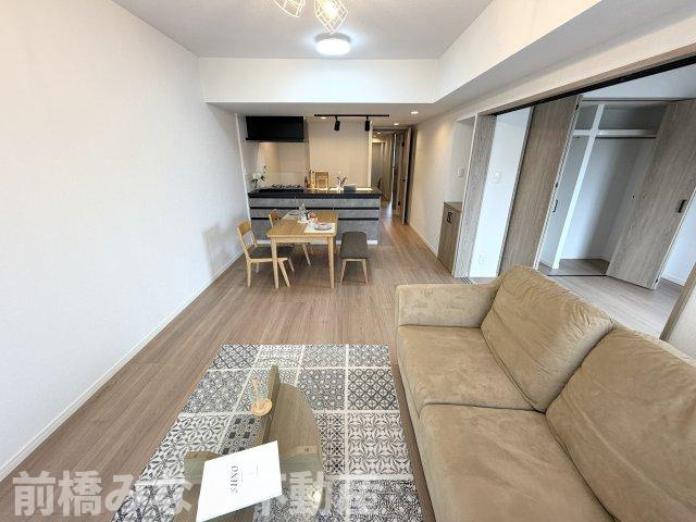 【中古マンション】高崎市常盤町　エトワール　208号室　3LDKの居間・リビング|使いやすいリビングです