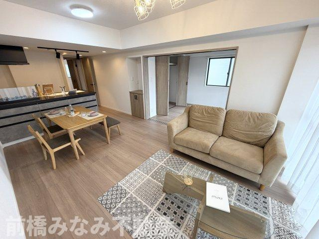 【中古マンション】高崎市常盤町　エトワール　208号室　3LDKの居間・リビング|使いやすいリビングです