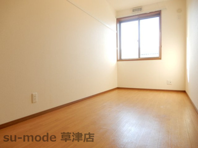 【寝室】 | メゾンドロジェ | 落ち着いて過ごせるお部屋なので、寝室にいかがでしょうか