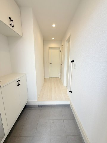 吉川市中曽根2丁目　新築平屋戸建　全2棟　2号棟の洋室|2面採光の明るい洋室6.03帖