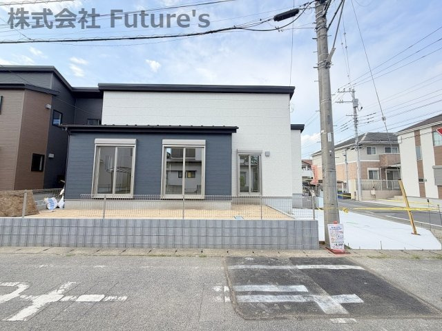 吉川市中曽根2丁目　新築平屋戸建　全2棟　2号棟の収納|大切な衣類を収納できるクローゼット完備