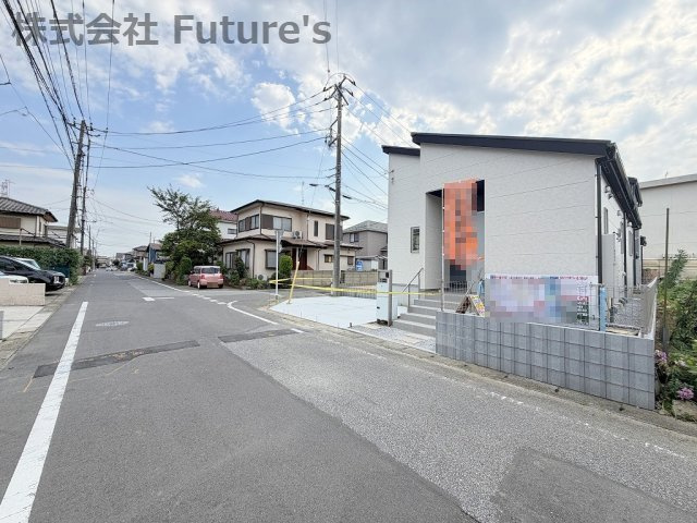 吉川市中曽根2丁目　新築平屋戸建　全2棟　2号棟の前面道路含む現地写真|前面道路含む現地写真です。