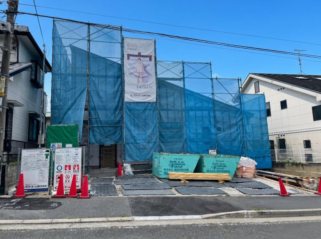 川西市大和東　第4期　新築一戸建ての外観|周辺は落ち着いた街並みの住宅地！子育てがしやすい住環境です！まだ未完成ですが、現地でしかわからない事もございます。是非一度ご覧ください。
