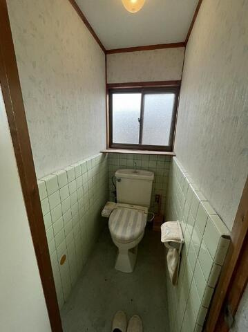「キッチン2つ☆二世帯住宅」高知市一宮中町　中古一戸建てのトイレ|温水洗浄つきトイレです☆