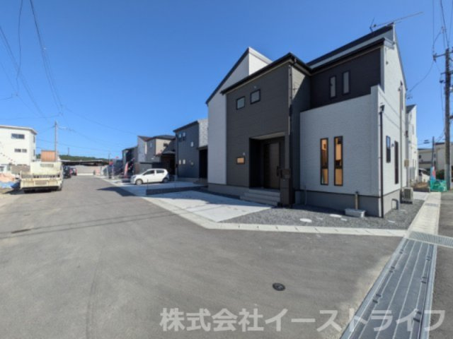 【新築戸建】　いわき市平城東1丁目第1　全15棟　長期優良住宅の前面道路含む現地写真|中央道6ｍ私道