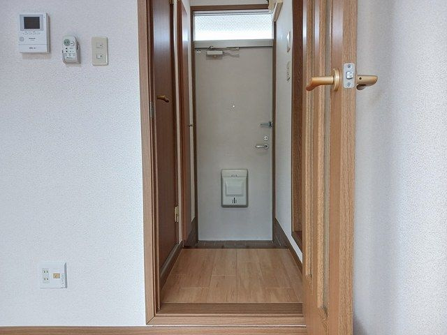 クロスローズ岸根公園の玄関