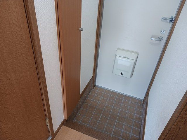 クロスローズ岸根公園の玄関
